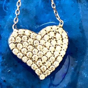 ❤️❤️Sterling Silver Heart Shaped Pave’ Necklace